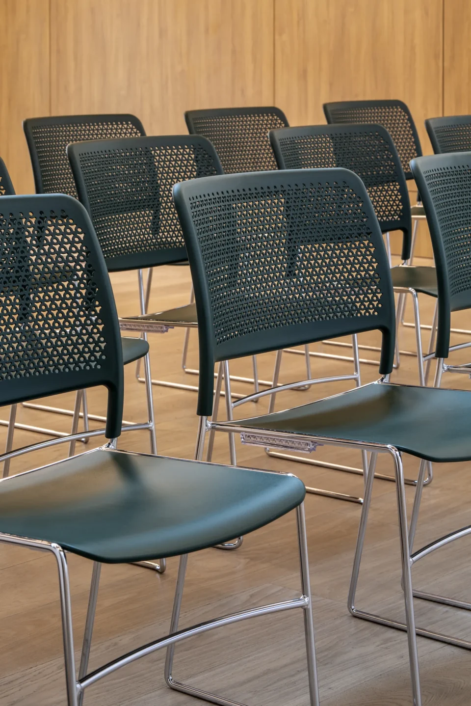 KI Europe Chairs