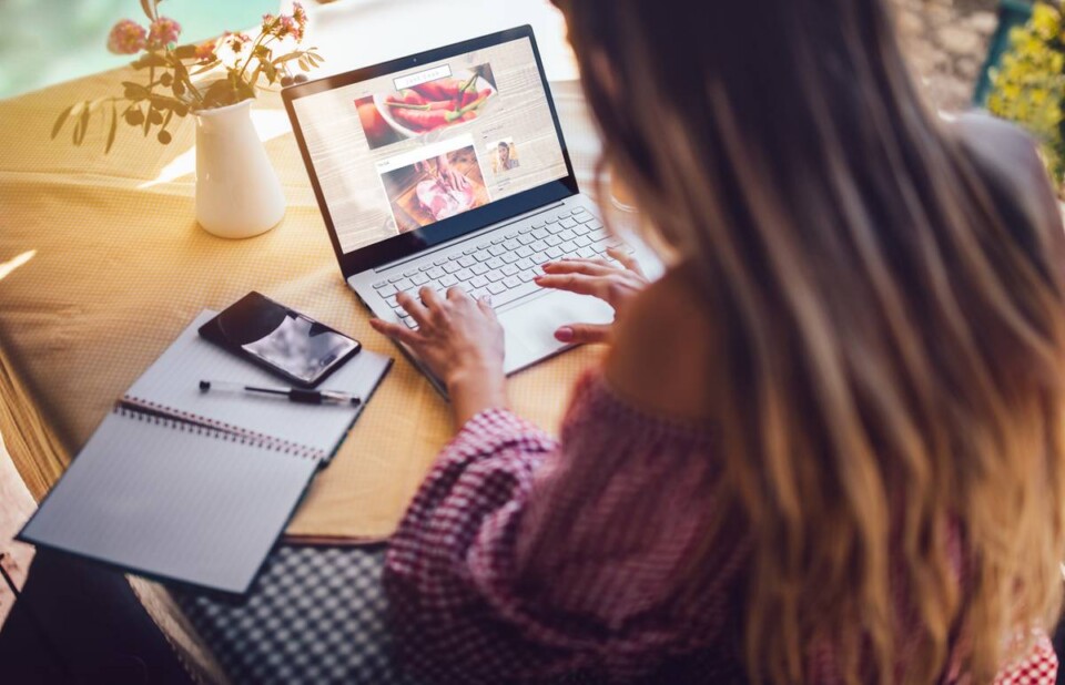 writer creating a blog